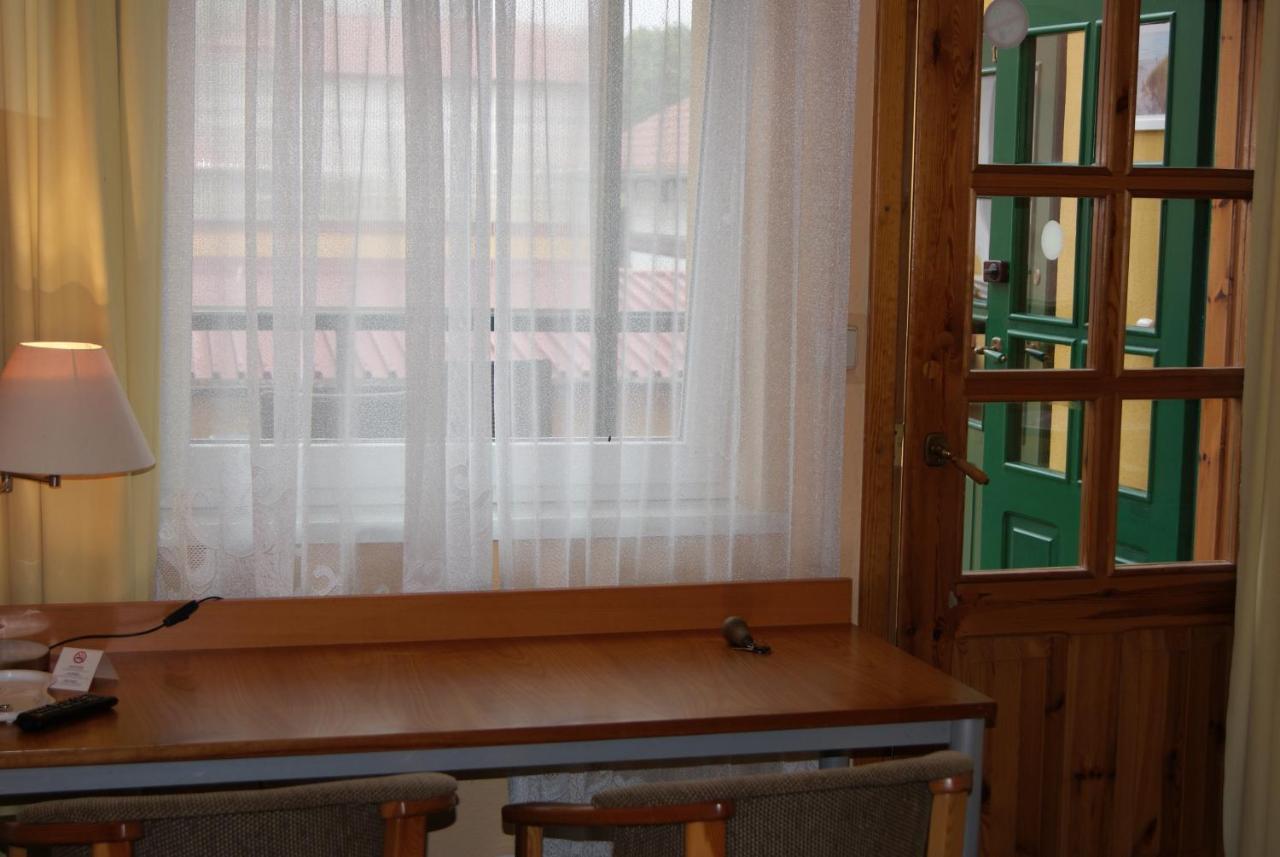 Hotel Alga Ustka Buitenkant foto