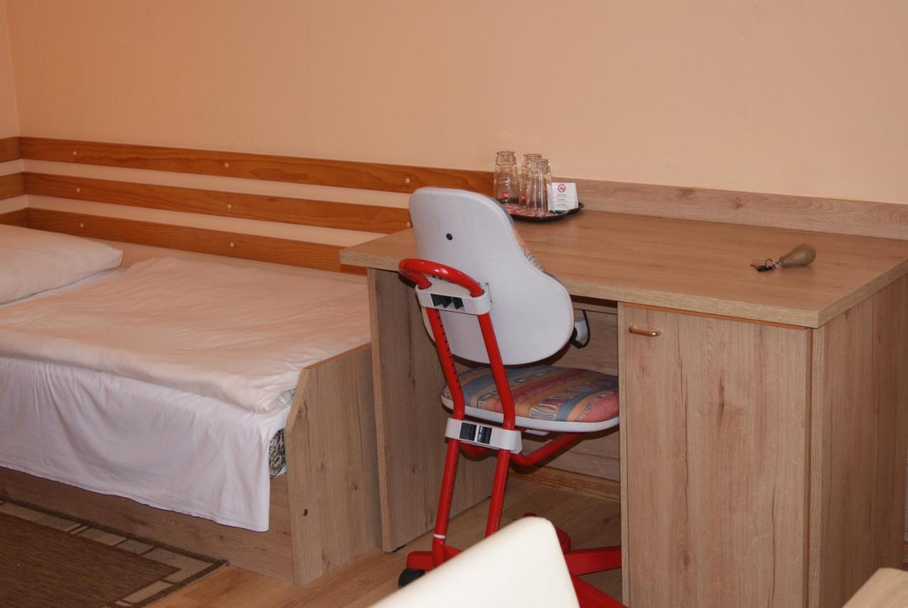 Hotel Alga Ustka Buitenkant foto