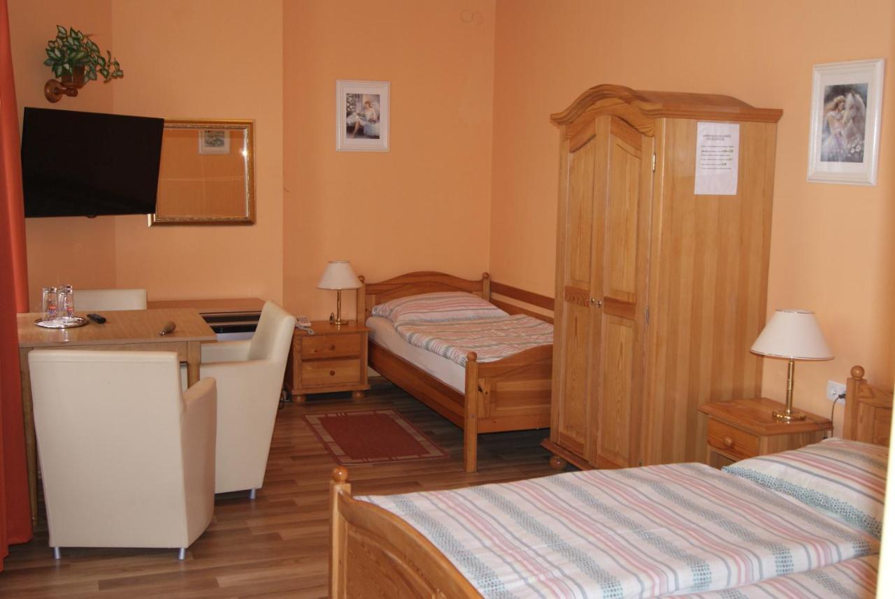 Hotel Alga Ustka Buitenkant foto