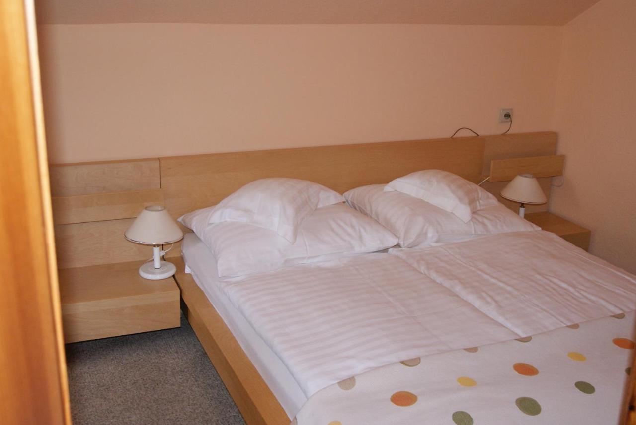 Hotel Alga Ustka Buitenkant foto