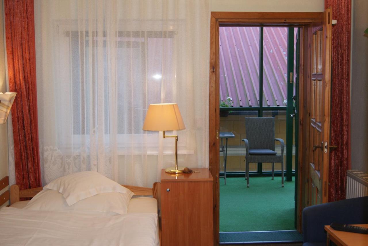 Hotel Alga Ustka Buitenkant foto