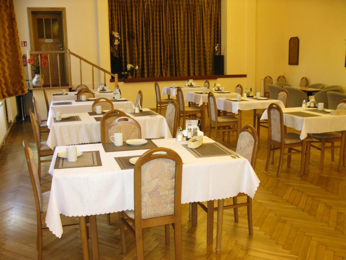 Hotel Alga Ustka Buitenkant foto