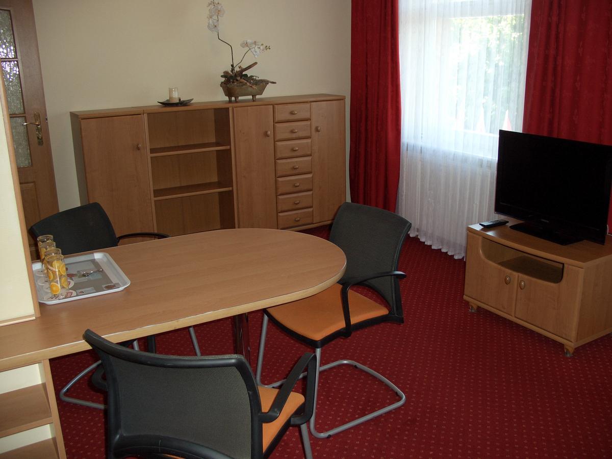 Hotel Alga Ustka Buitenkant foto