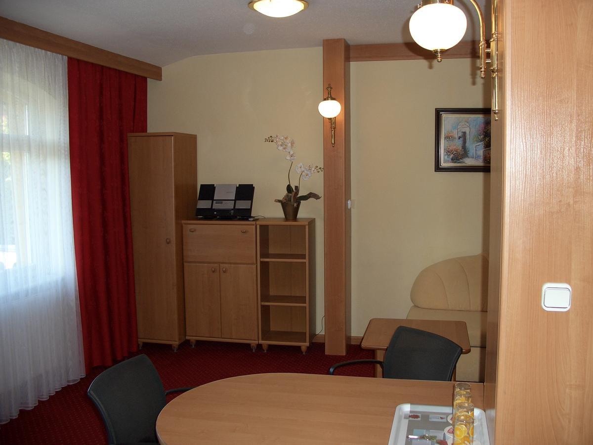 Hotel Alga Ustka Buitenkant foto